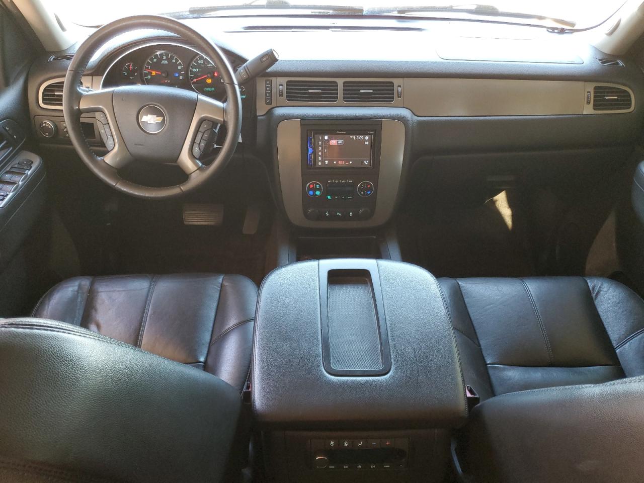 2013 Chevrolet Suburban - Image 8