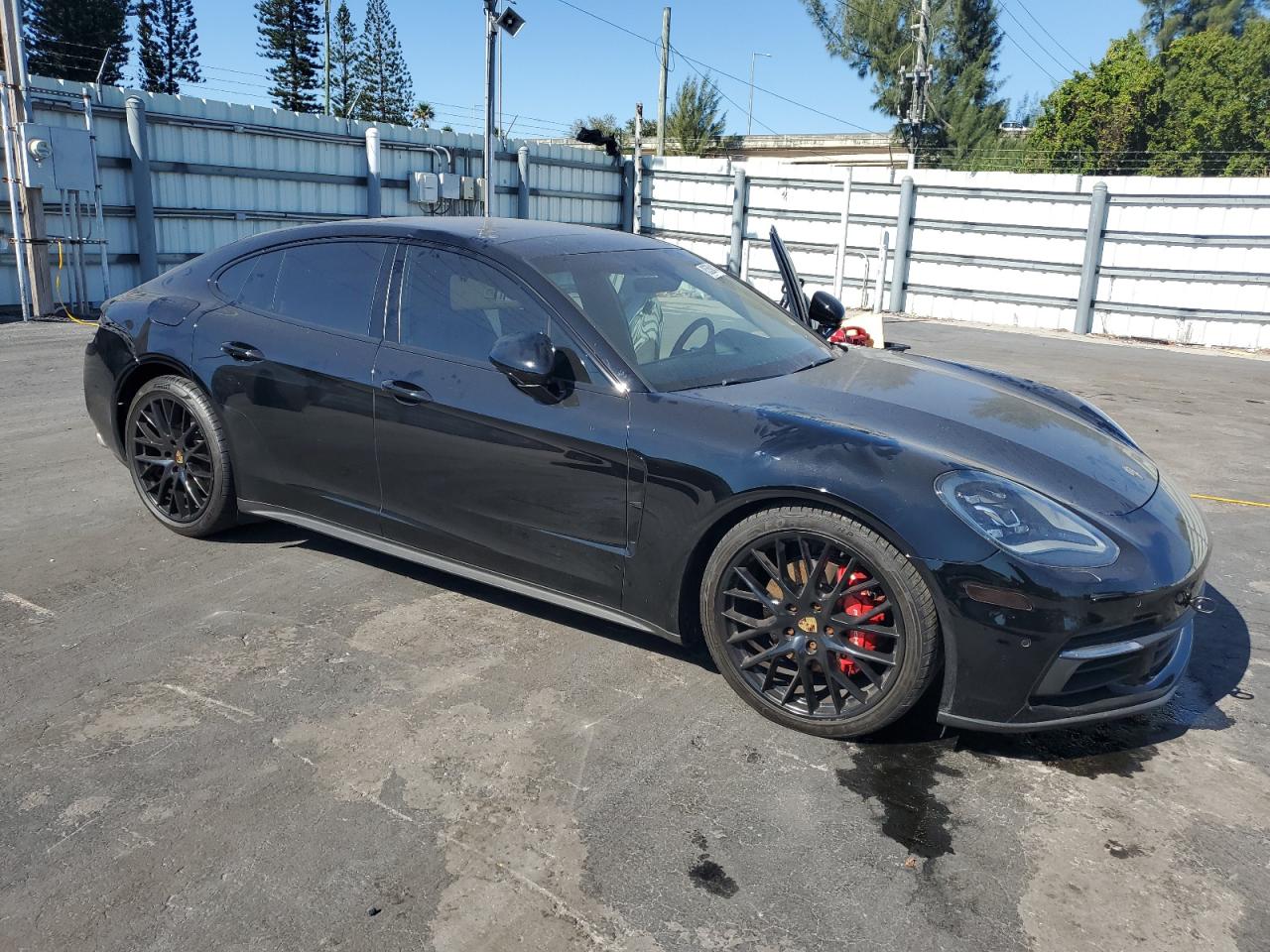 2018 Porsche Panamera - Image 4