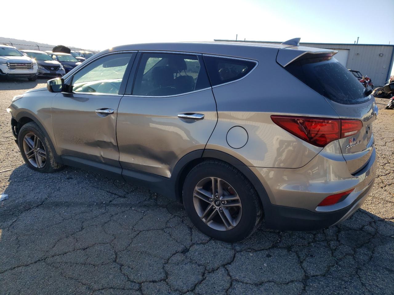 VIN 5NMZTDLB3HH003943 2017 HYUNDAI SANTA FE no.2