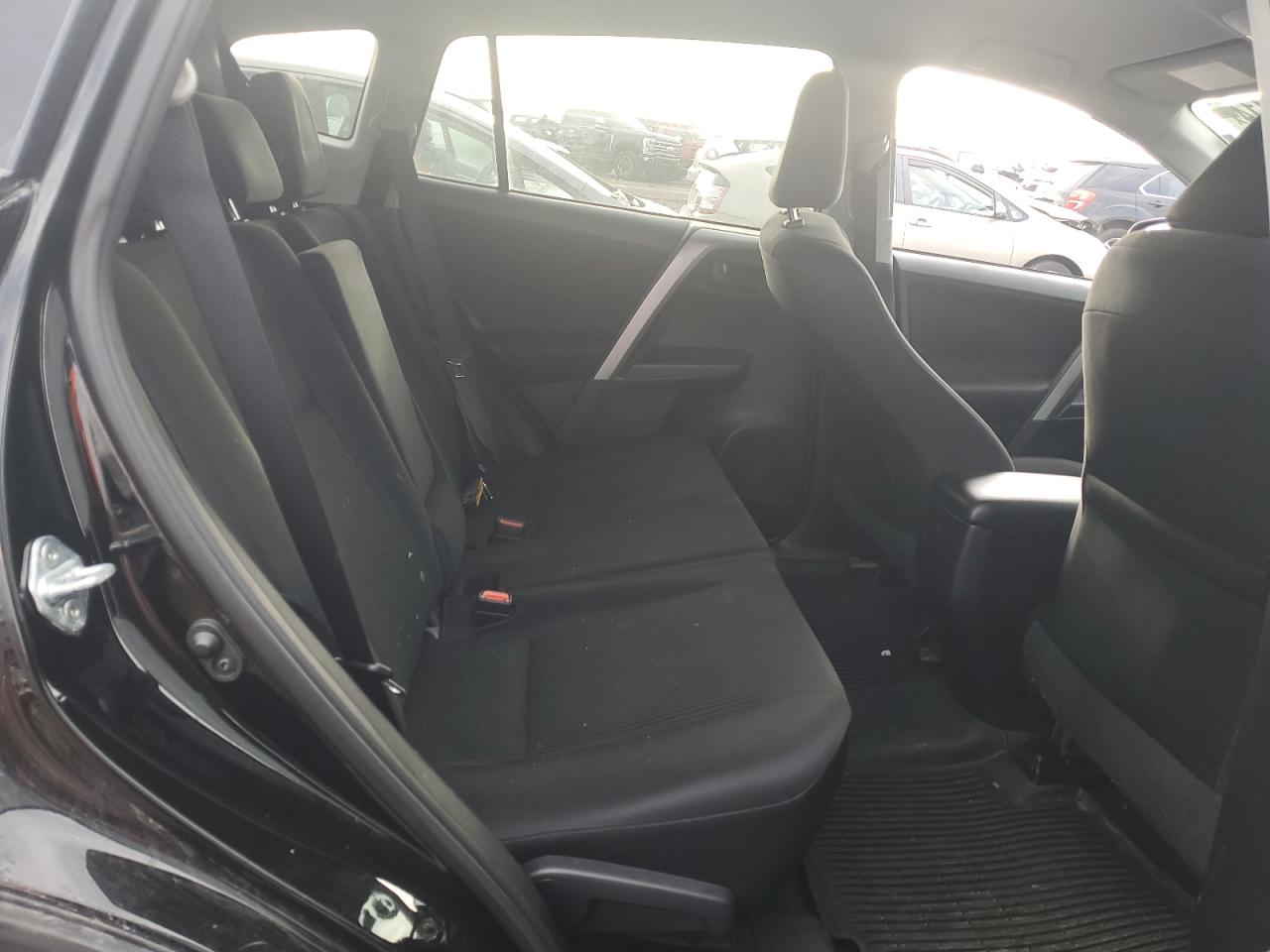 2017 Toyota RAV 4 - Image 10