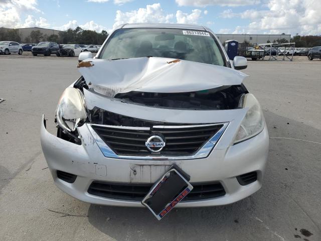  NISSAN VERSA 2012 Srebrny