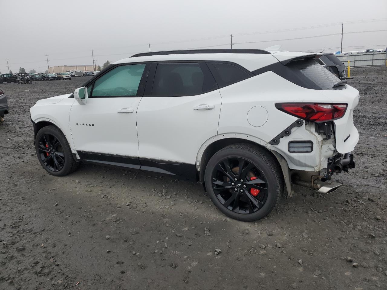 VIN 3GNKBJRS1KS656756 2019 CHEVROLET BLAZER no.2