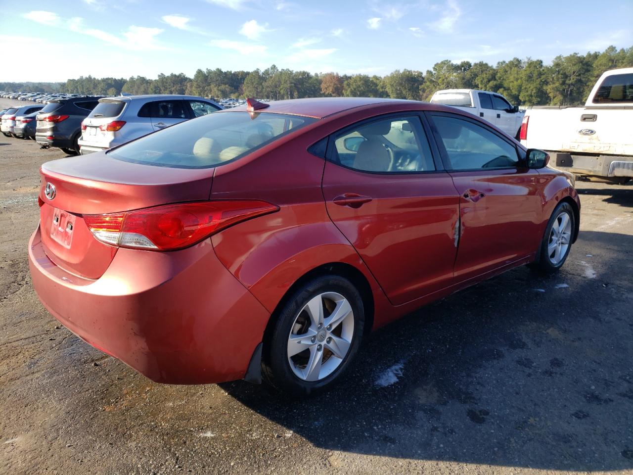 2013 Hyundai Elantra - Image 3