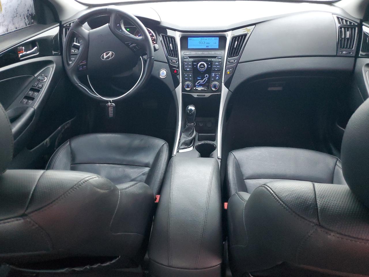 2011 Hyundai Sonata - Image 8