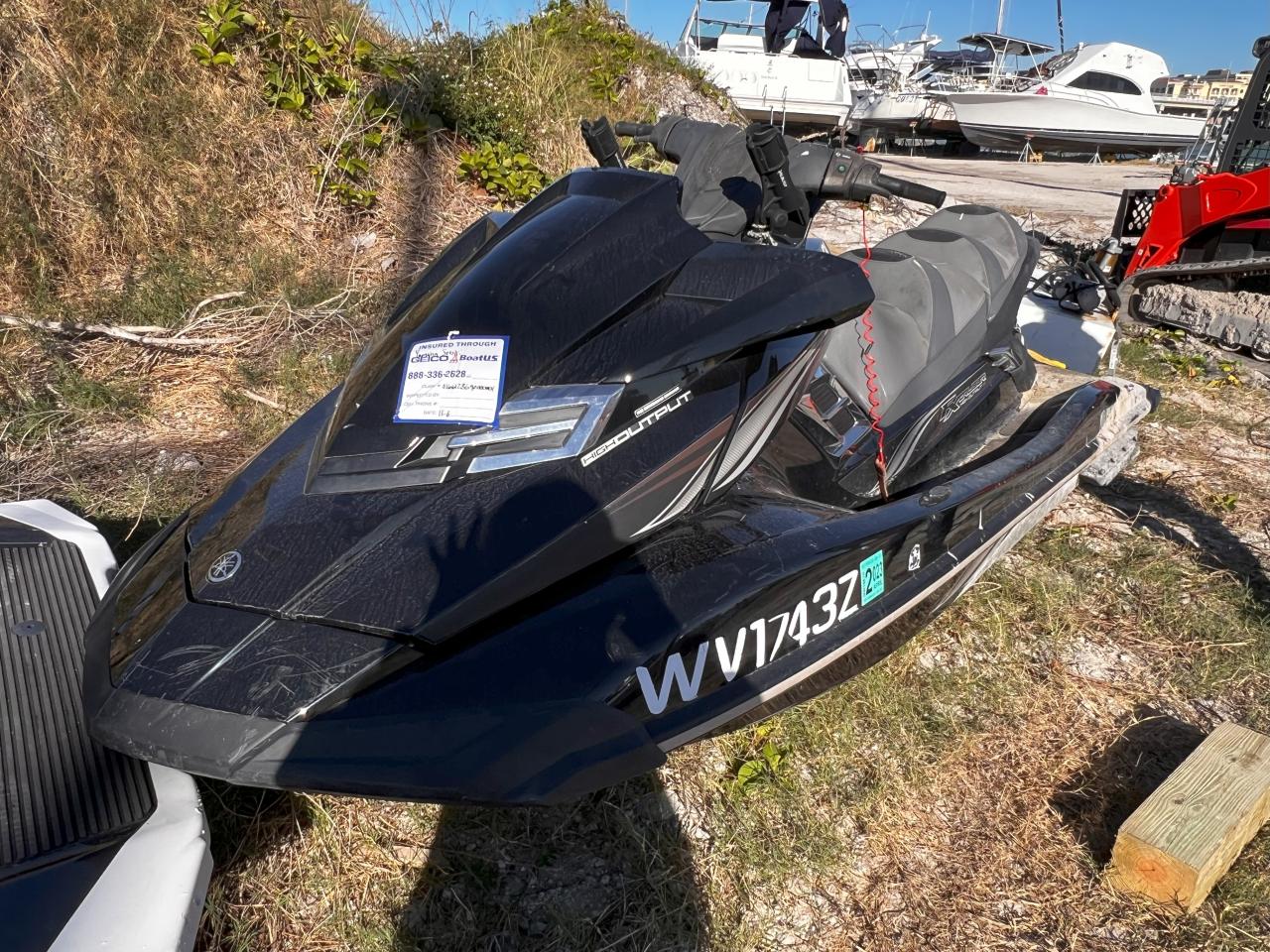 2015 Yamaha Jet Ski იყიდება Riverview-ში, FL - All Over