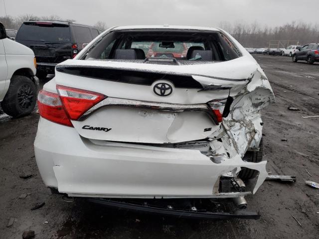  TOYOTA CAMRY 2015 Srebrny