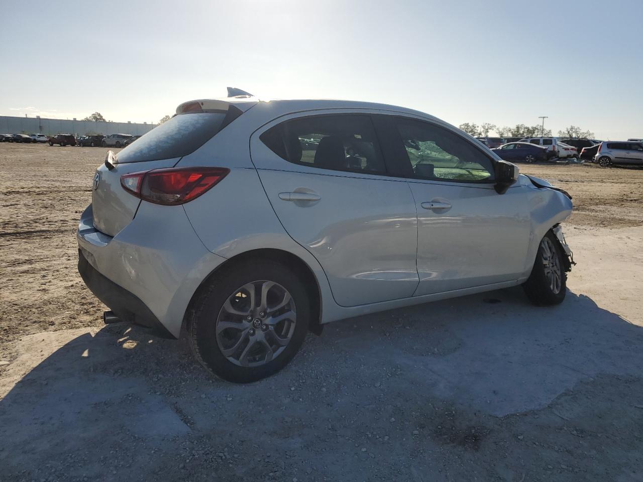 2020 Toyota Yaris Le VIN: 3MYDLBJV4LY708939 Lot: 84527694