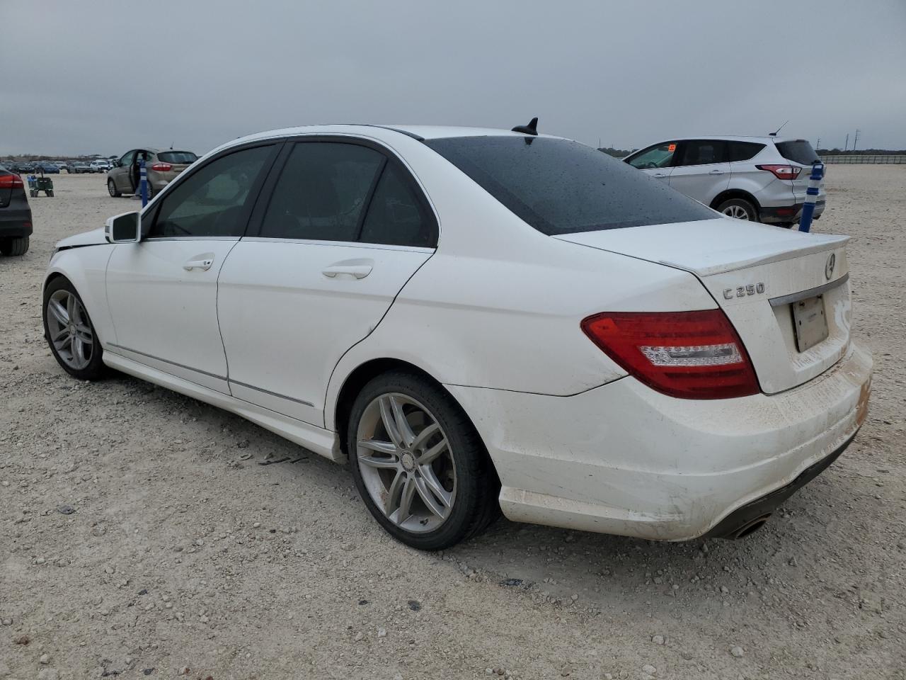 VIN WDDGF4HB6DR280007 2013 MERCEDES-BENZ C-CLASS no.2