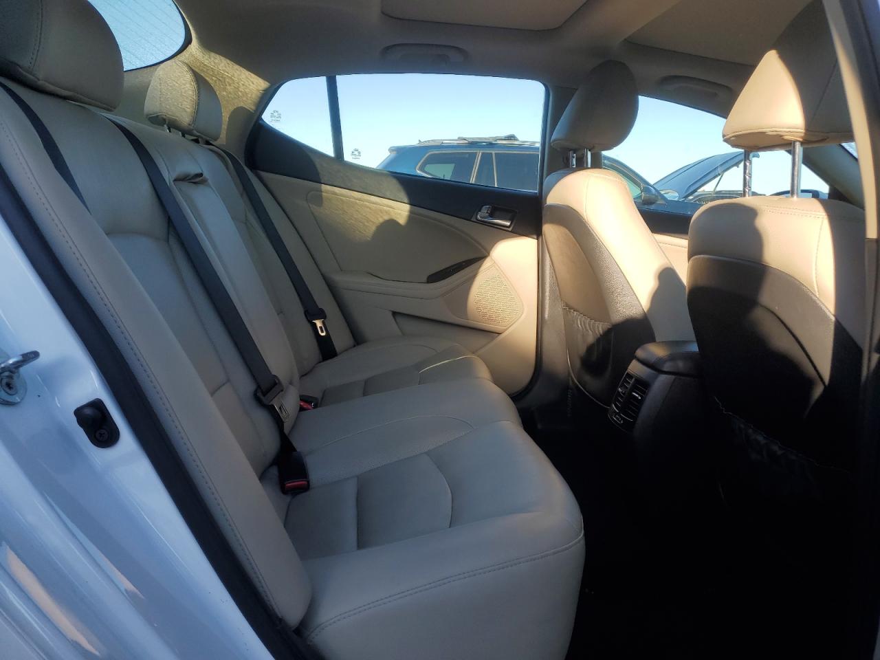 2015 Kia Optima - Image 10