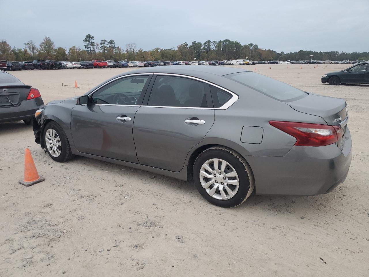 2018 Nissan Altima - Image 2