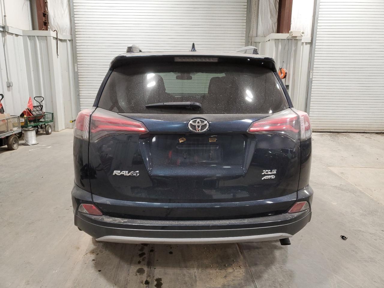 2018 Toyota RAV 4 - Image 6