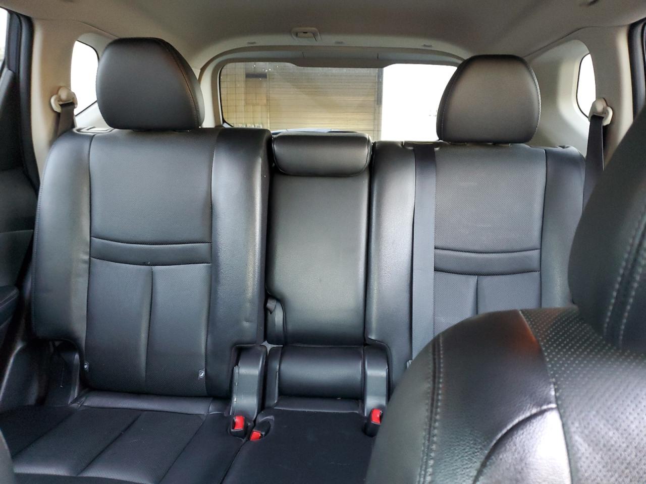 2016 Nissan Rogue - Image 10