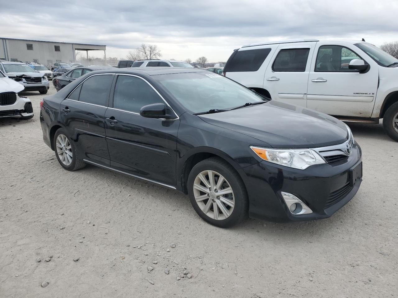 2014 Toyota Camry - Image 4