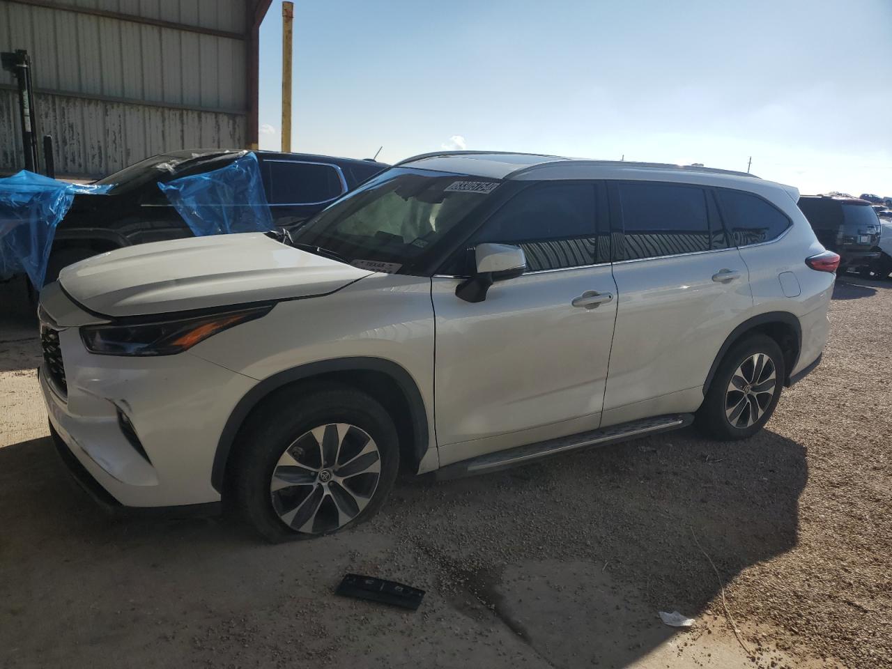 2022 Toyota Highlander - Image 1
