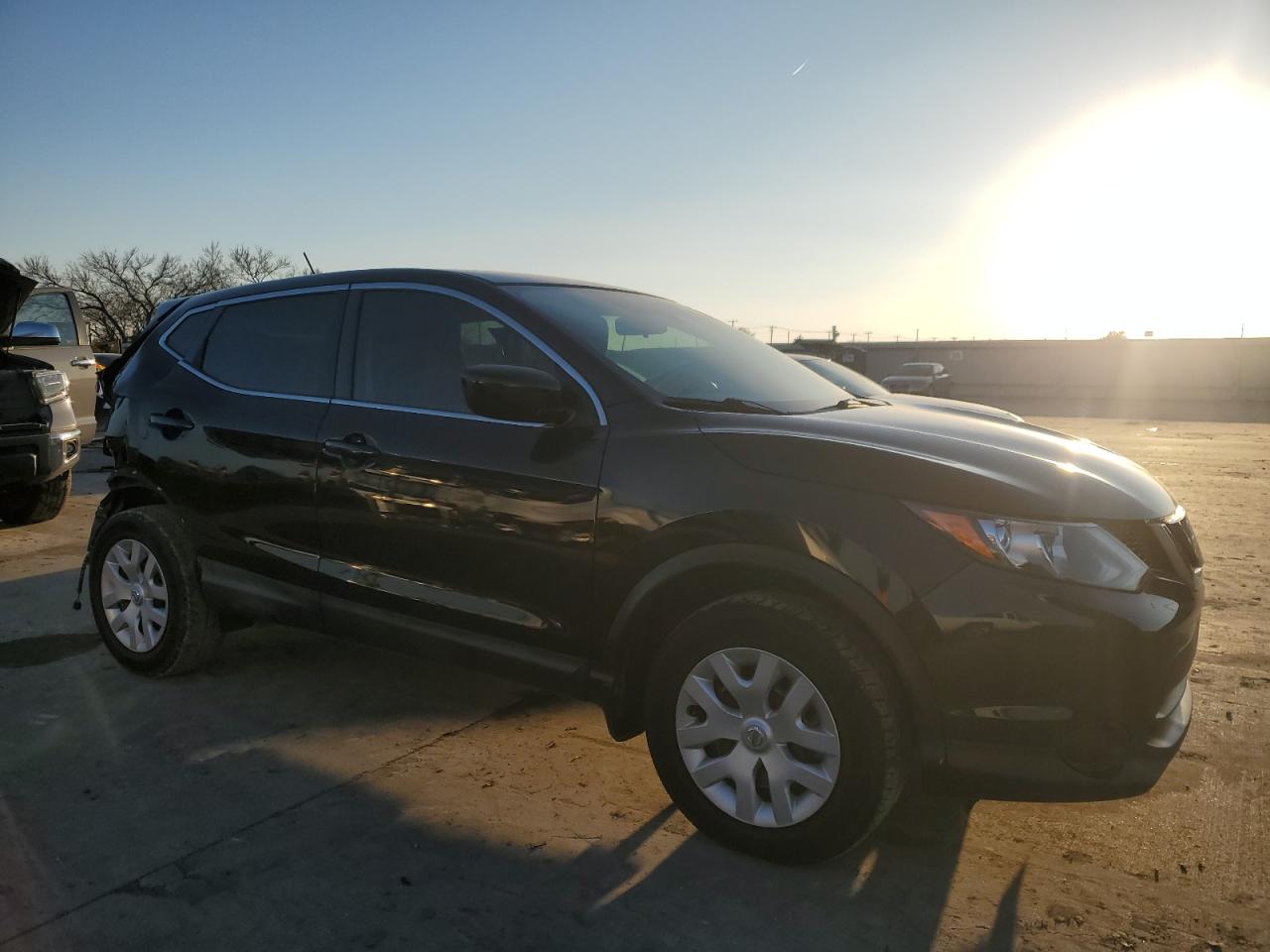 VIN JN1BJ1CPXKW525932 2019 NISSAN ROGUE no.4