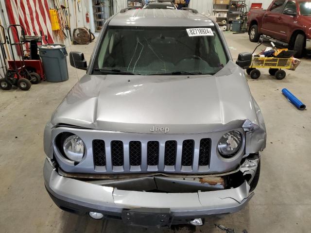  JEEP PATRIOT 2016 Srebrny