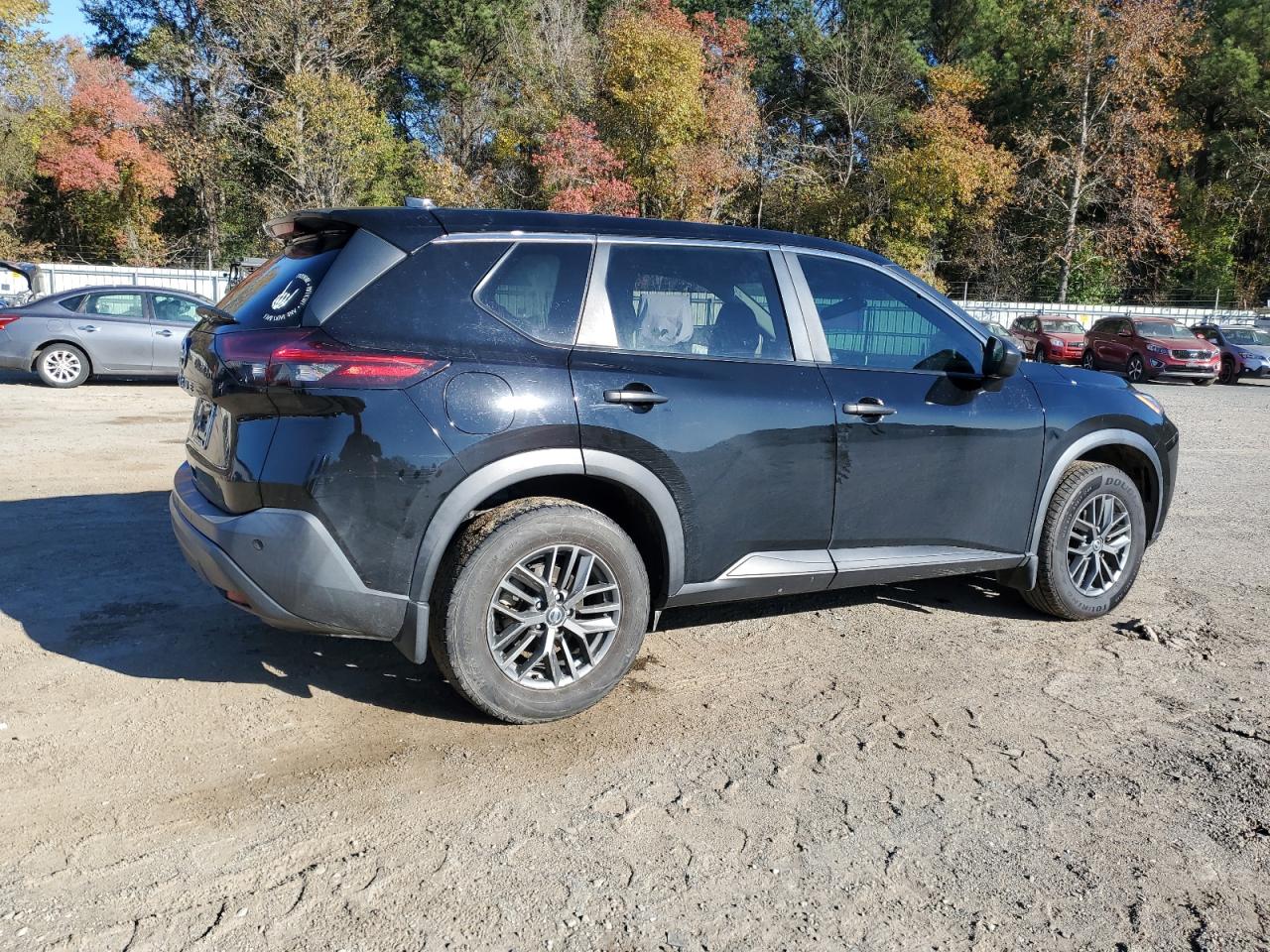 2021 Nissan Rogue - Image 3