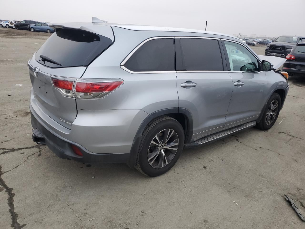 VIN 5TDJKRFH4GS285759 2016 TOYOTA HIGHLANDER no.3