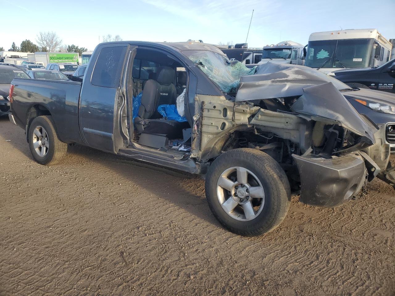 2004 Nissan Titan - Image 4