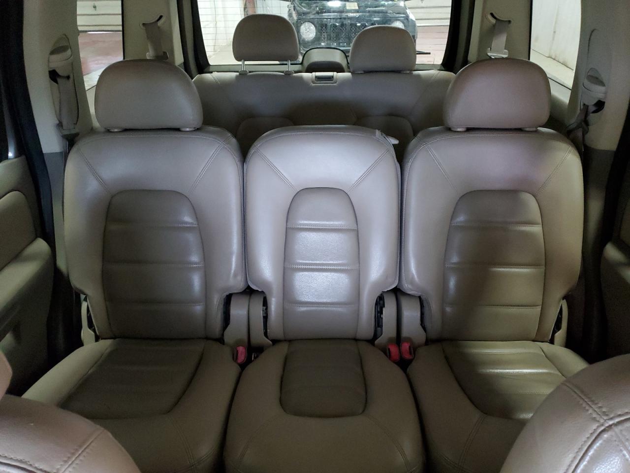 2002 Ford Explorer - Image 10