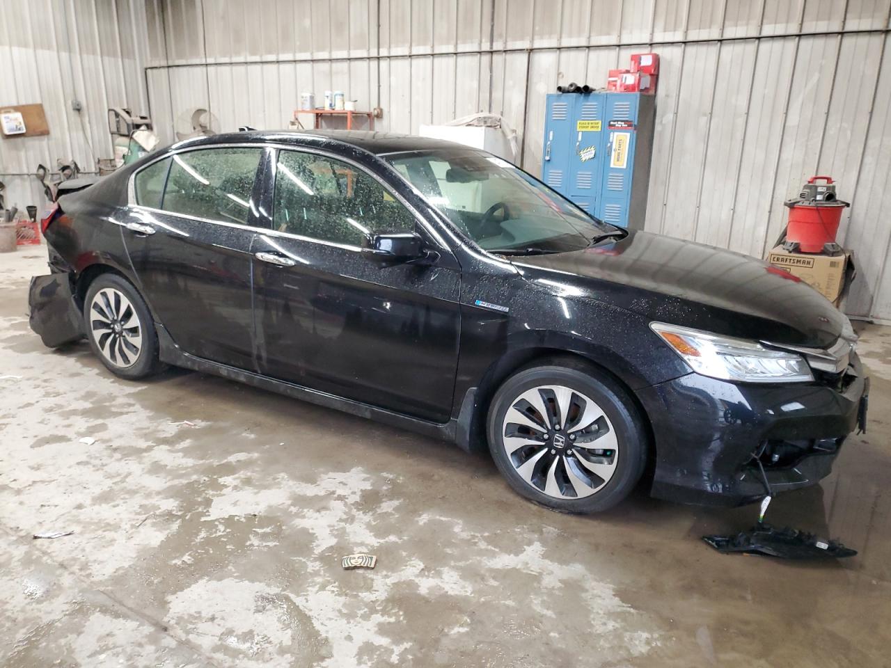 VIN JHMCR6F72HC025789 2017 HONDA ACCORD no.4