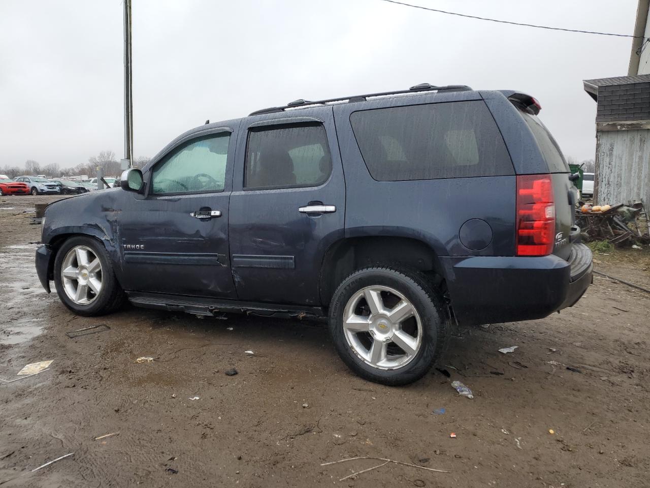 VIN 1GNSKAE09DR219596 2013 CHEVROLET TAHOE no.2