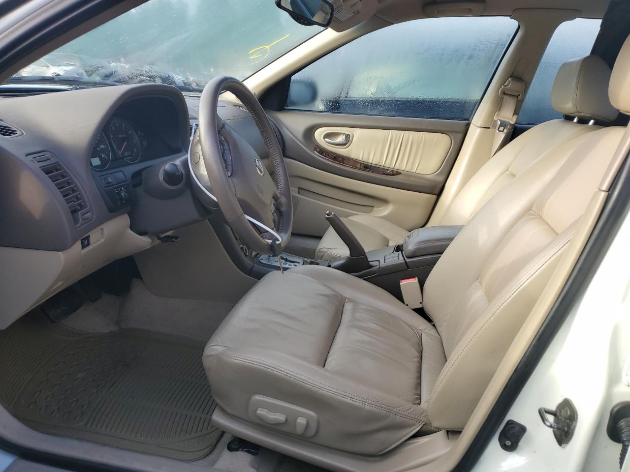 2002 Nissan Maxima - Image 7