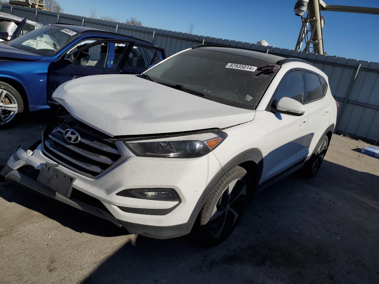 KM8J3CA27HU574267 2017 HYUNDAI TUCSON - Image 1