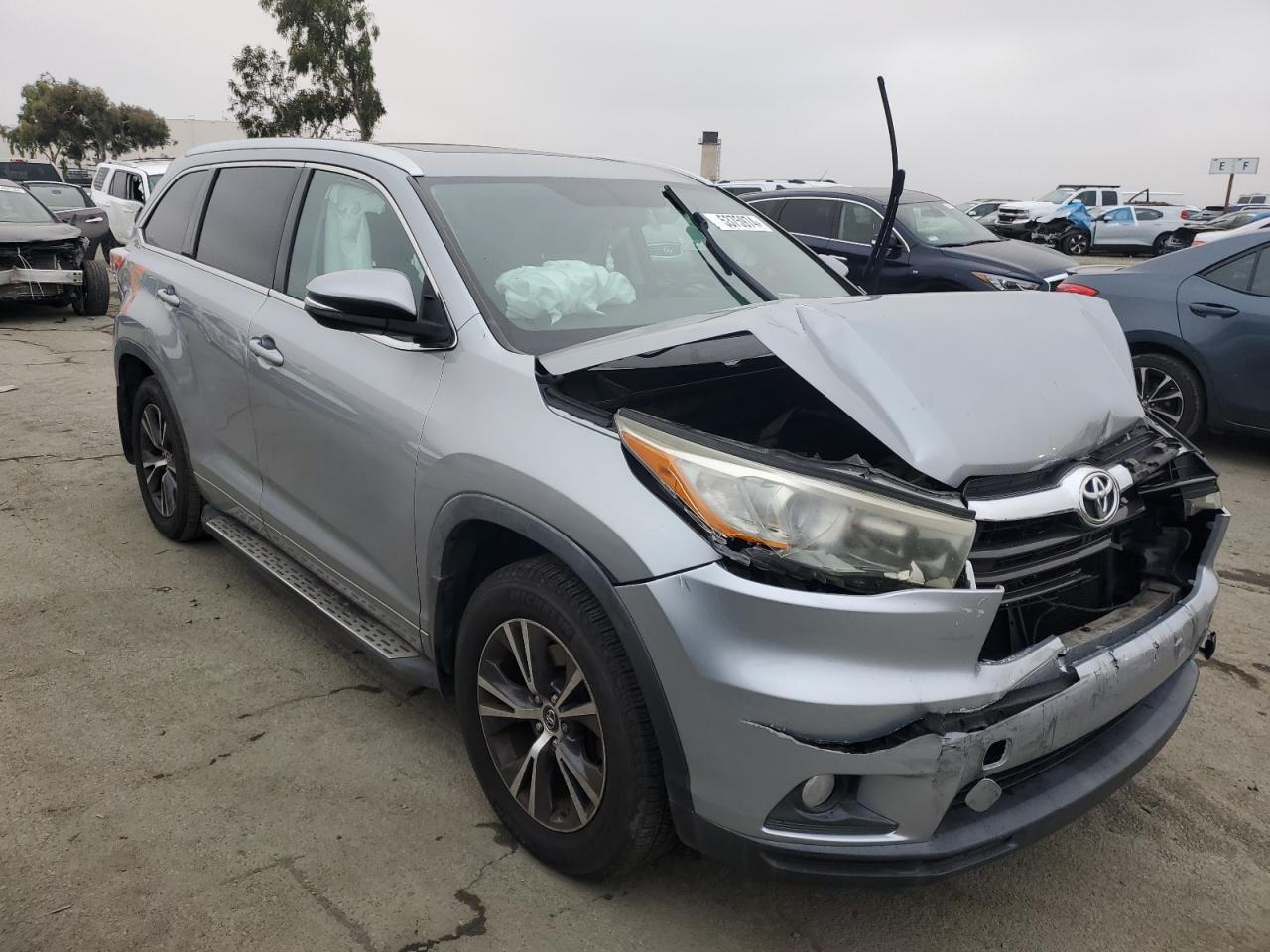 VIN 5TDJKRFH4GS285759 2016 TOYOTA HIGHLANDER no.4