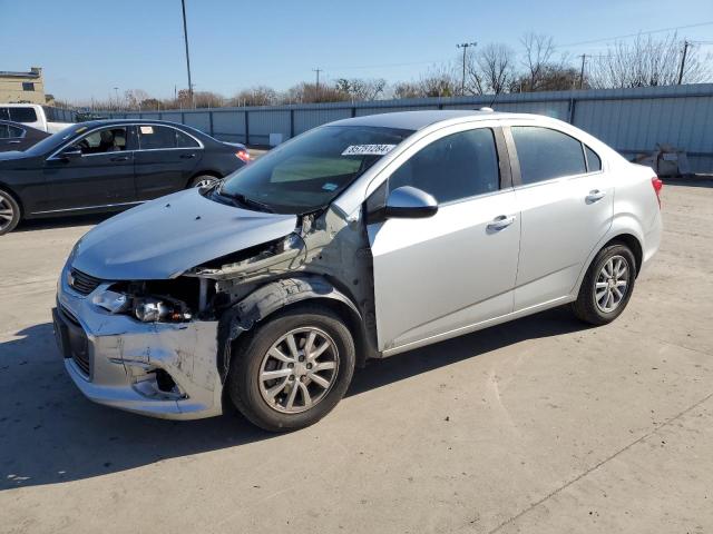 Sedans CHEVROLET SONIC 2017 Srebrny