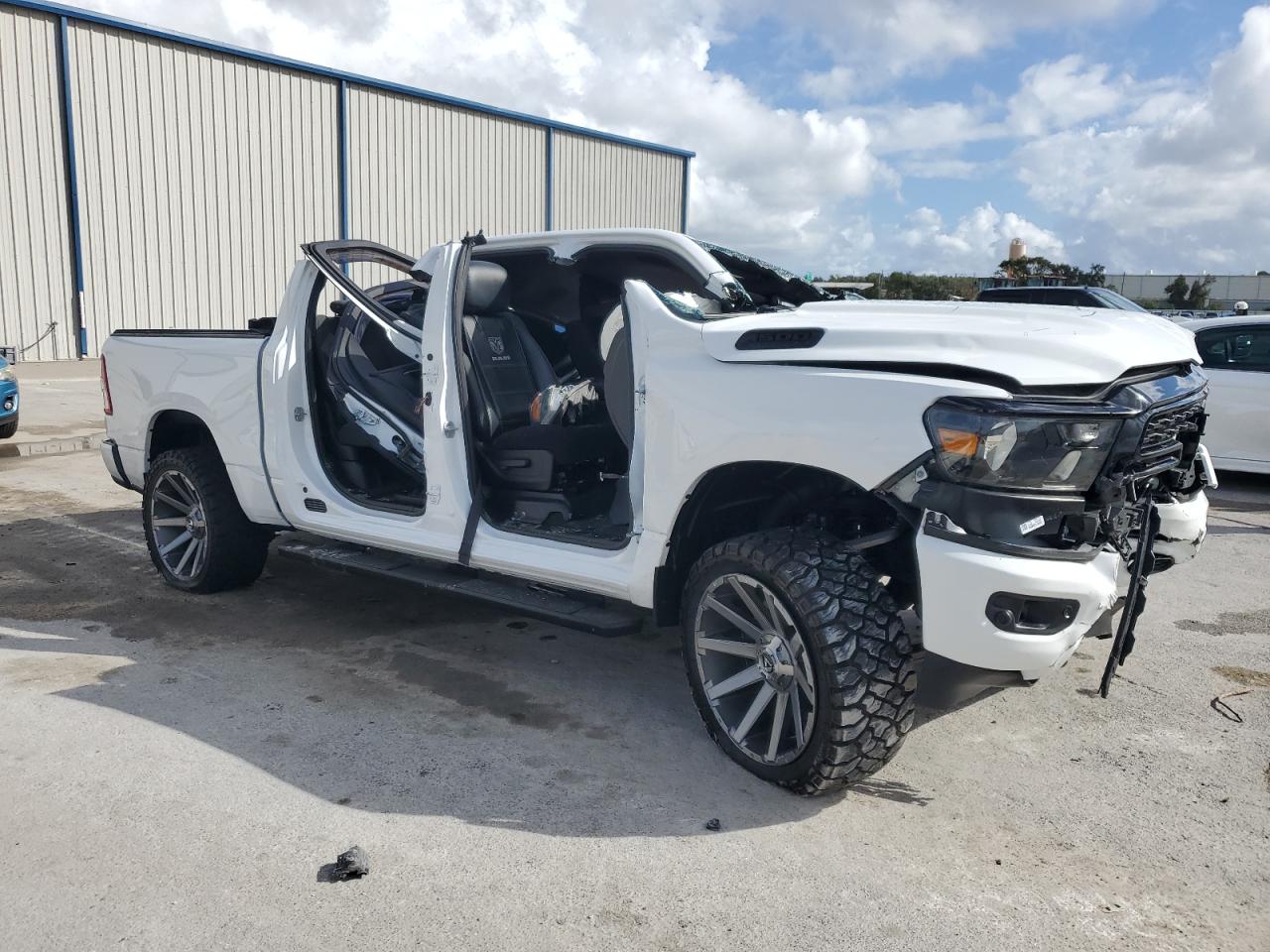 2022 RAM 1500 - Image 4