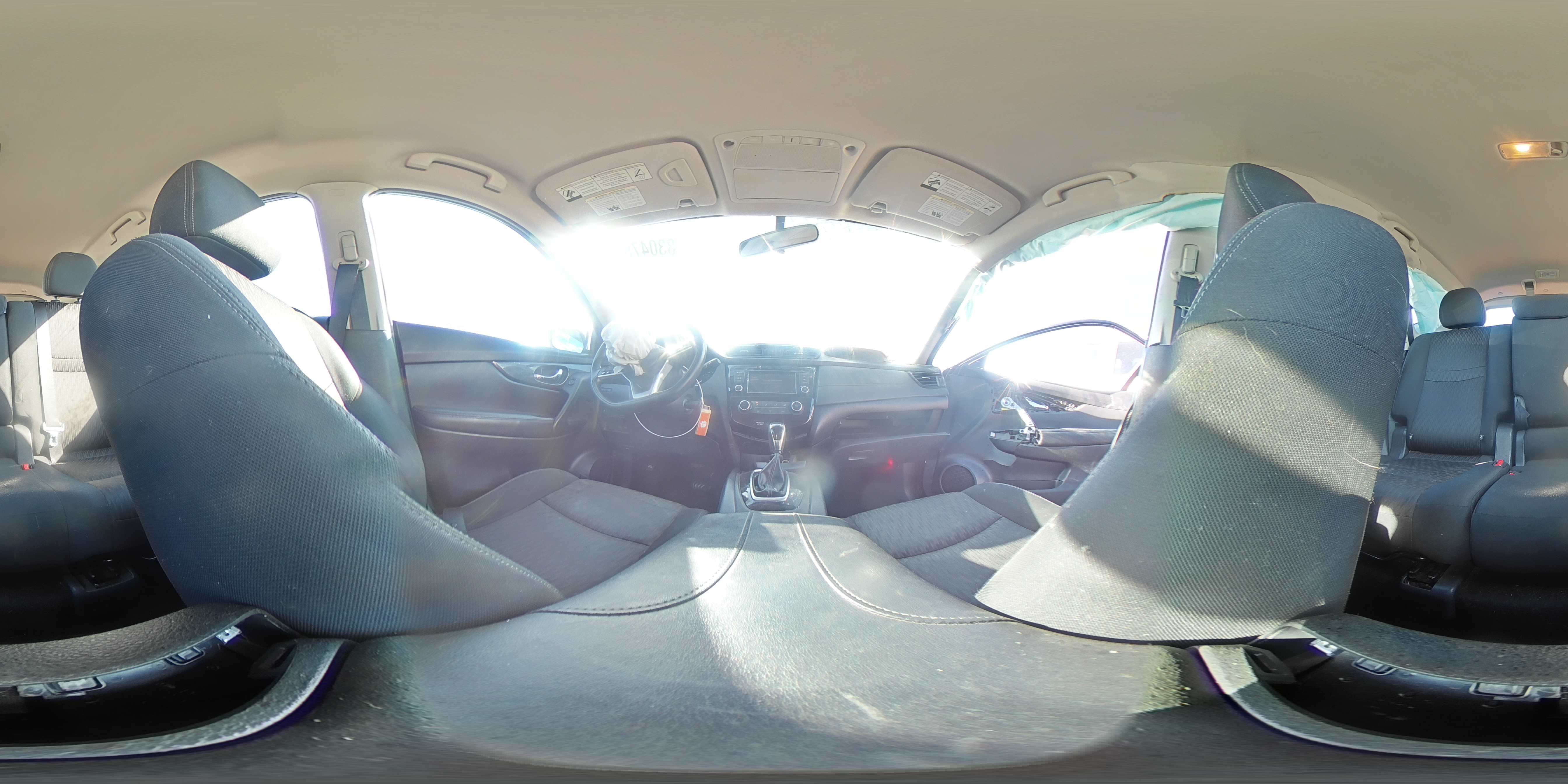 2018 Nissan Rogue - Image 14