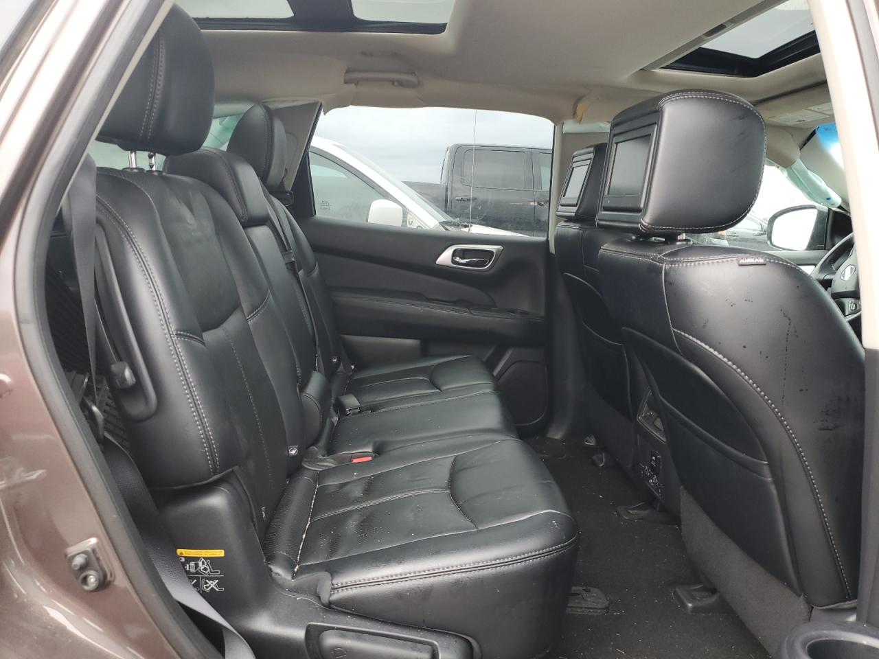 2015 Nissan Pathfinder - Image 12