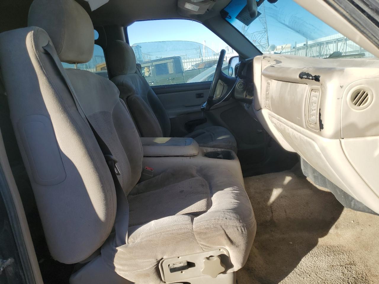 2002 Chevrolet Tahoe - Image 7