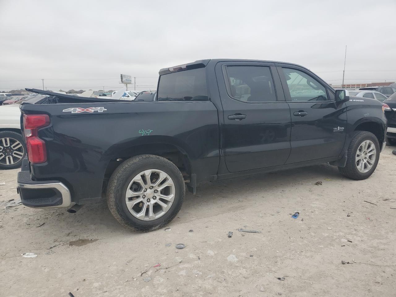 2022 Chevrolet Silverado - Image 3