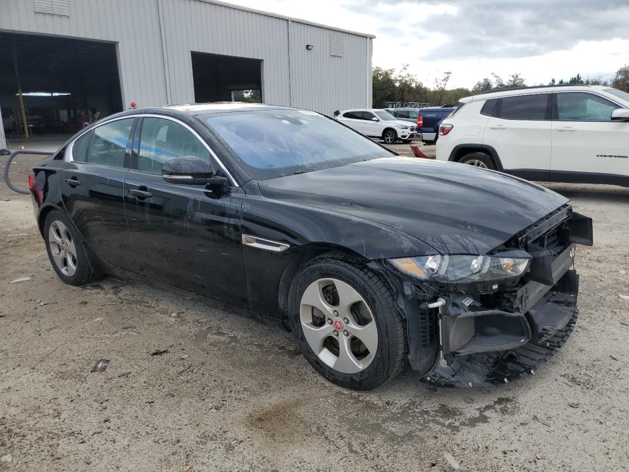 VIN SAJAR4FX7JCP22640 2018 JAGUAR XE no.4