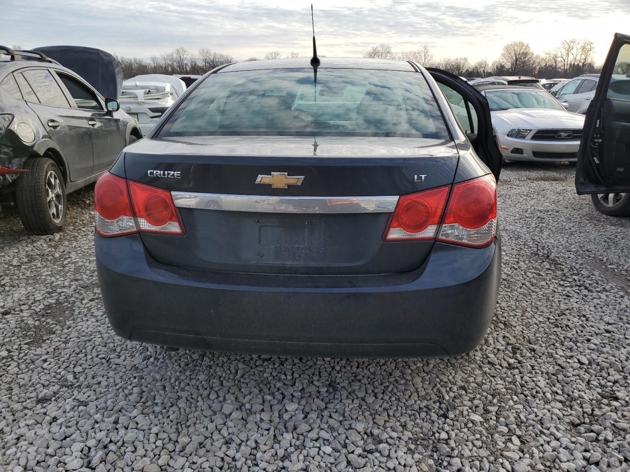 VIN 1G1PC5SB8E7273213 2014 CHEVROLET CRUZE no.6