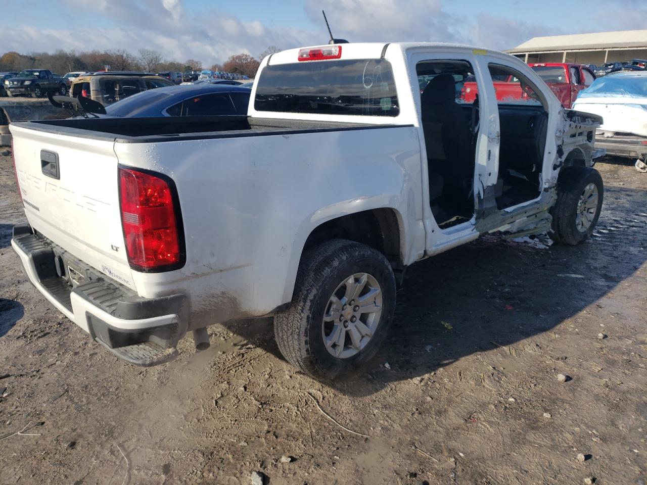 2022 Chevrolet Colorado - Image 3