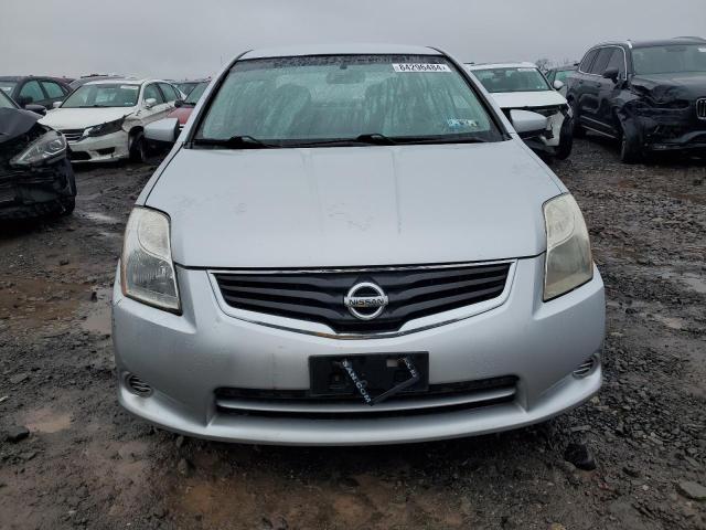 Sedans NISSAN SENTRA 2012 Srebrny