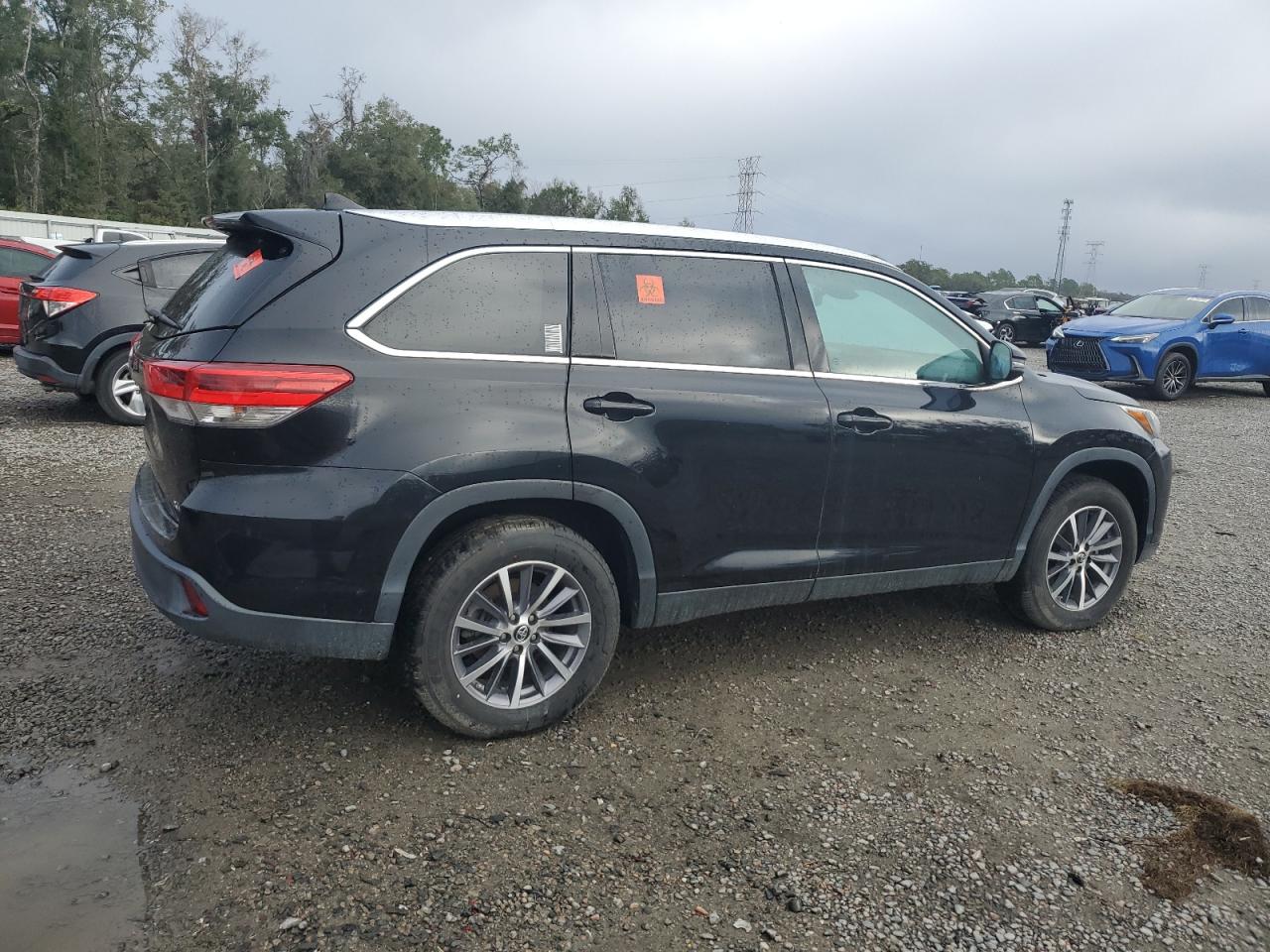 VIN 5TDKZRFH2KS554267 2019 TOYOTA HIGHLANDER no.3