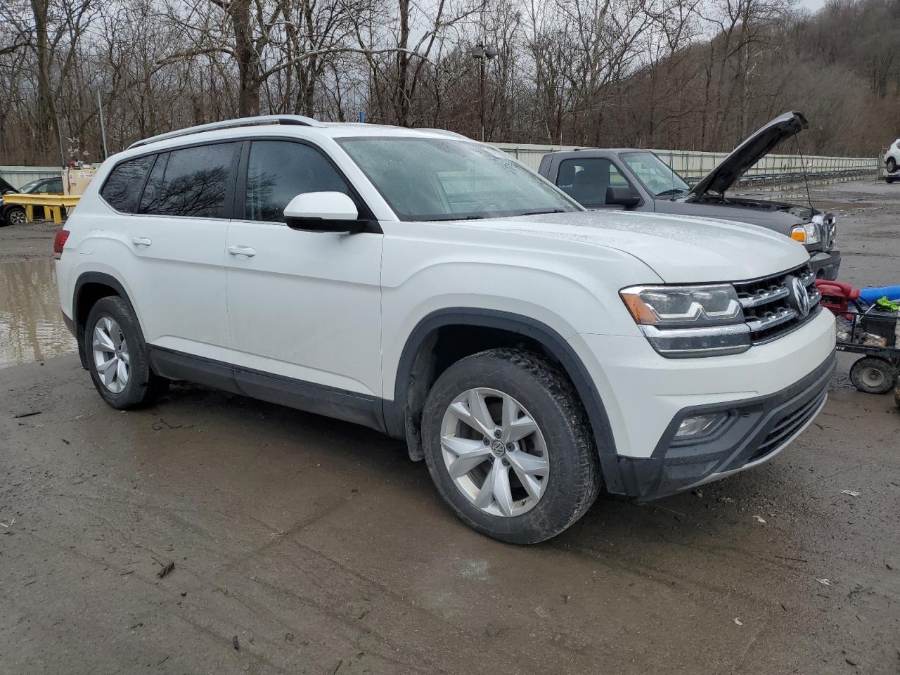 VIN 1V2KR2CA5JC523513 2018 VOLKSWAGEN ATLAS no.4