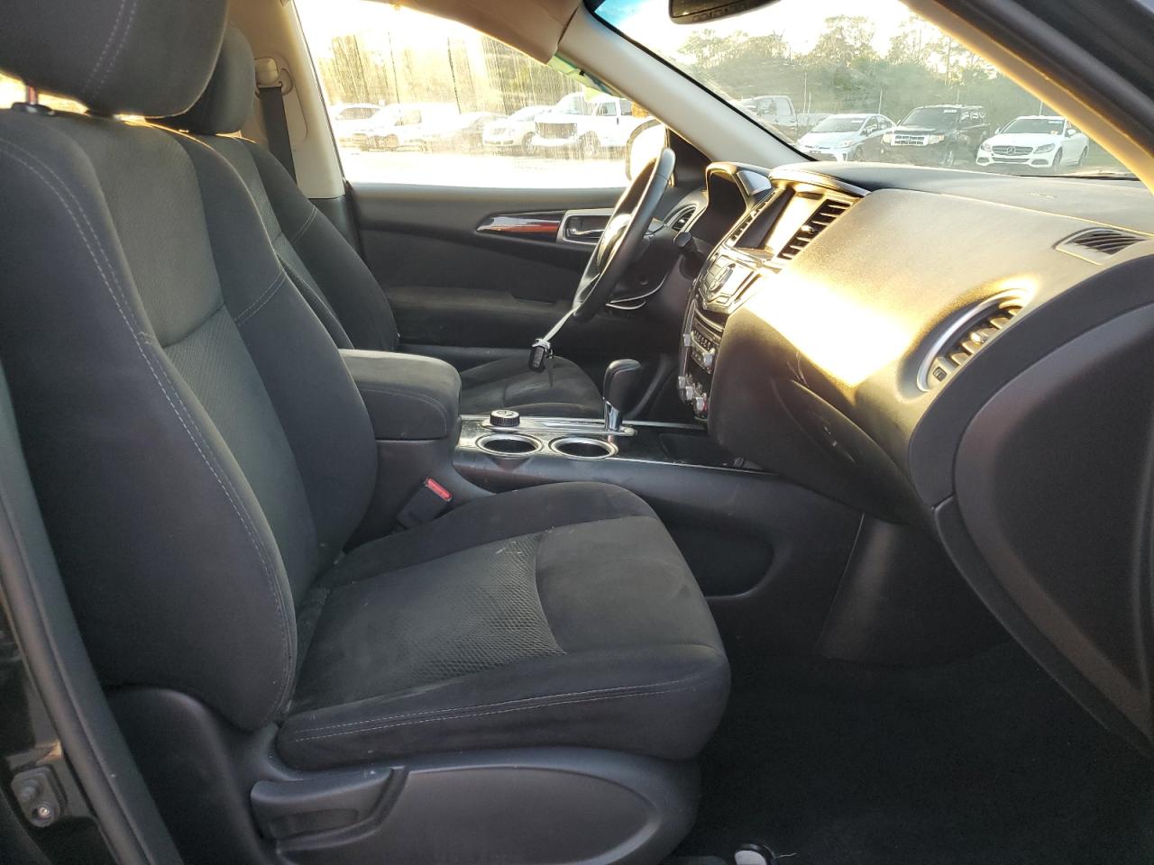 2015 Nissan Pathfinder - Image 7
