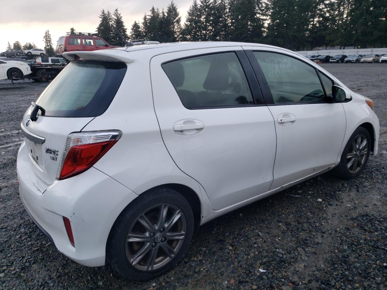 VIN JTDKTUD34ED590988 2014 TOYOTA YARIS no.3