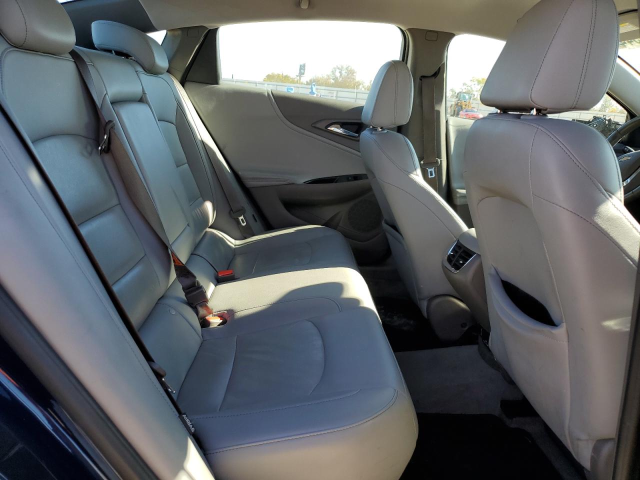 2016 Chevrolet Malibu - Image 10