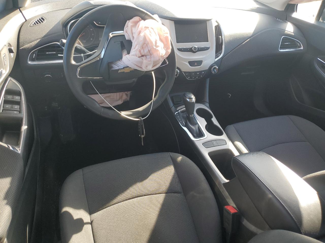 2018 Chevrolet Cruze - Image 8