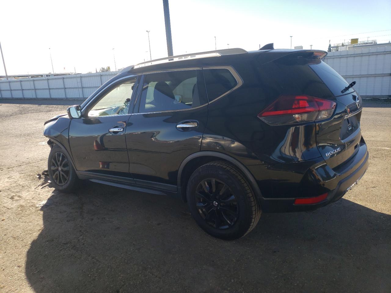 KNMAT2MT0JP500468 NISSAN ROGUE 2018
