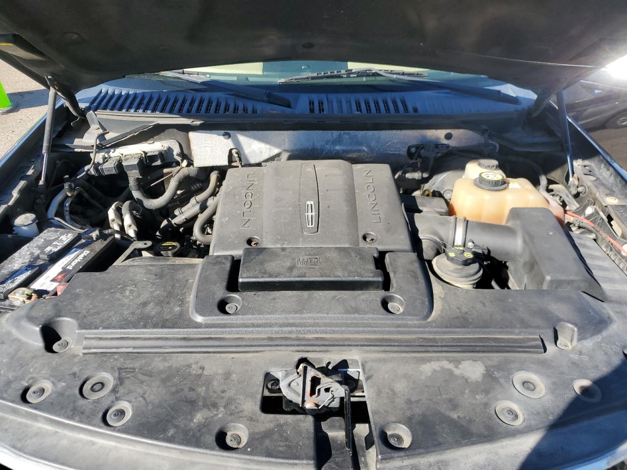 2007 Lincoln Navigator - Image 12