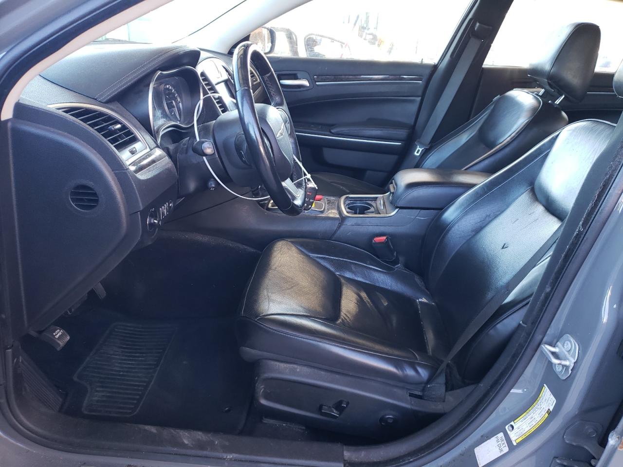 2019 Chrysler 300 - Image 7