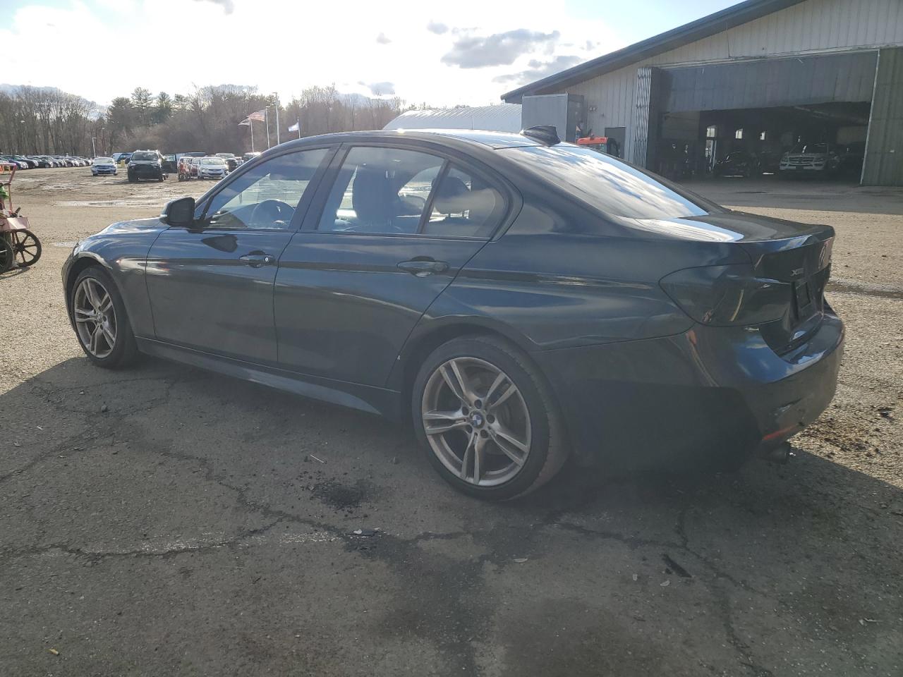 VIN WBA3B9C51DJ465709 2013 BMW 3 SERIES no.2