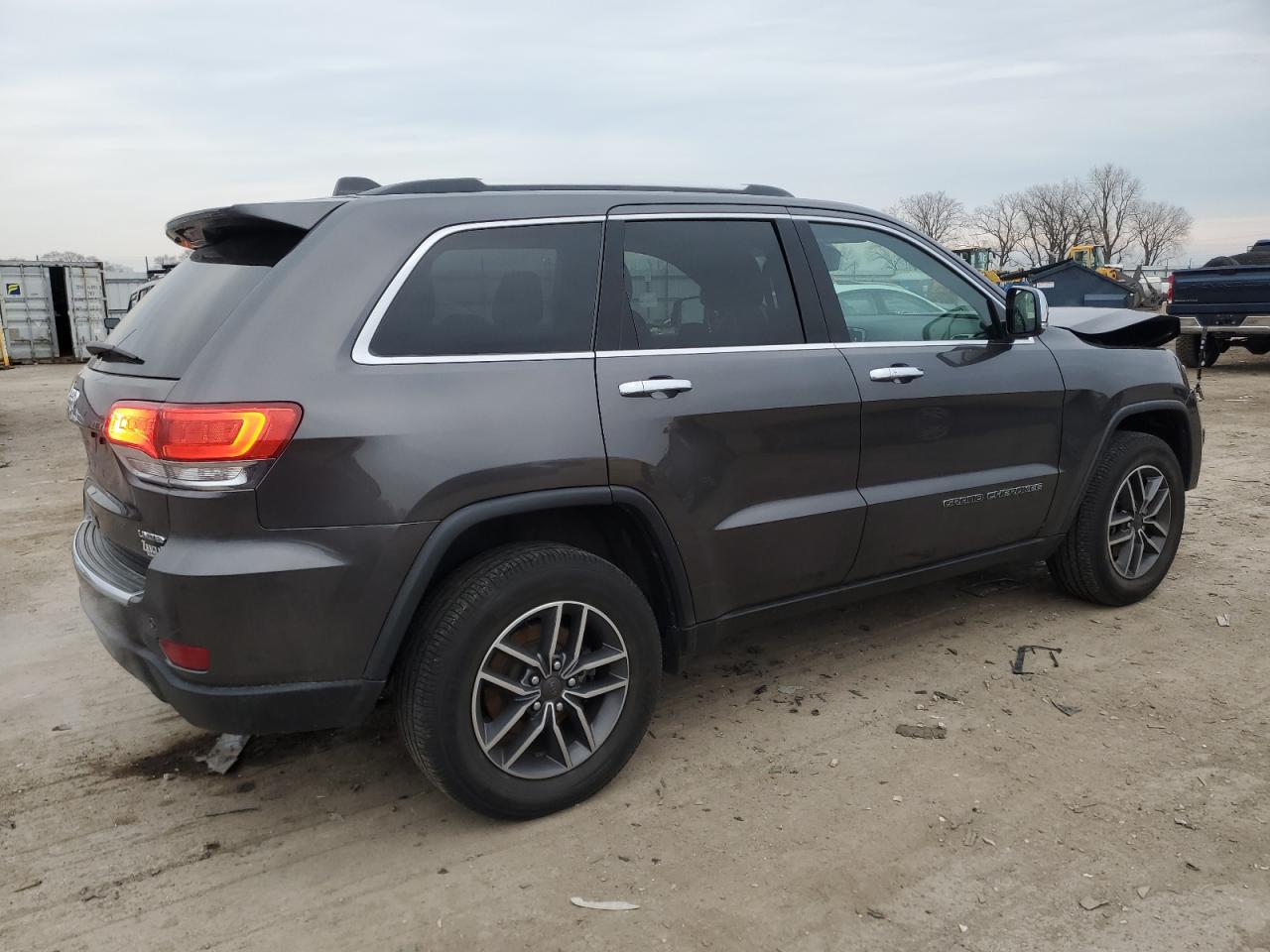 2019 Jeep Grand Cherokee - Image 3